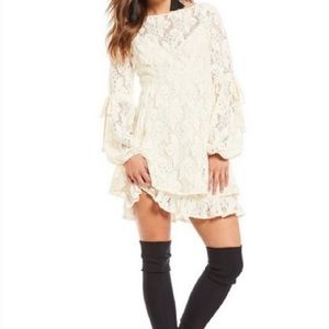 Free People • NWOT Bohemian Lace Bubble Sleeve Dress